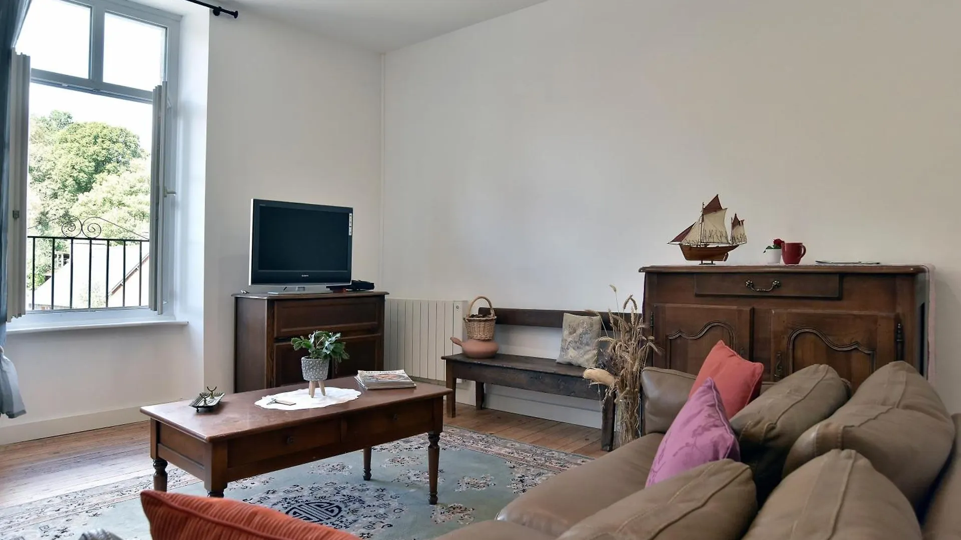 Le Cocon Du Chateau - Appt De 65 M² A Dinan 0*,