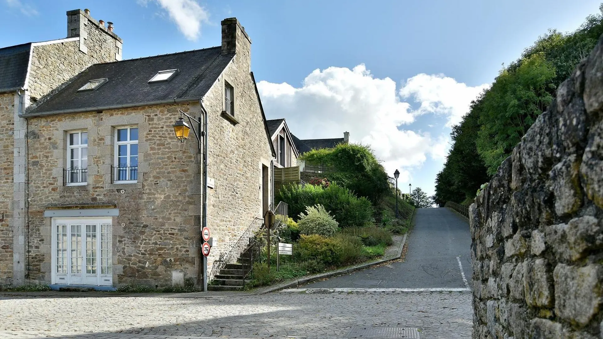 Le Cocon Du Chateau - Appt De 65 M² A Dinan